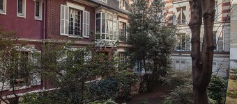 Mansion - Palais des Congrès, near Champs-Elysées.