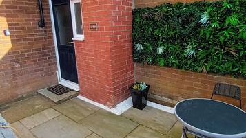 Apartment | Outdoor dining