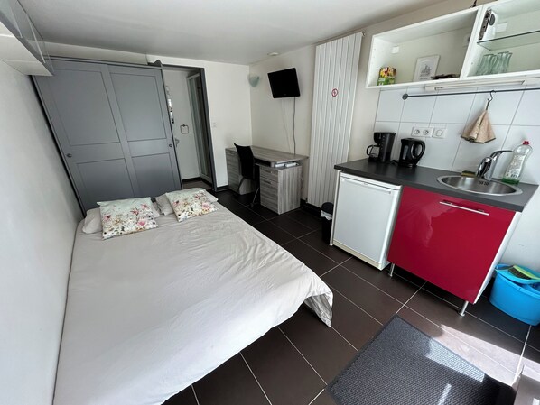 1 bedroom, free WiFi, bed sheets - Studio Pour Votre Séjour à Paris (Châtillon)