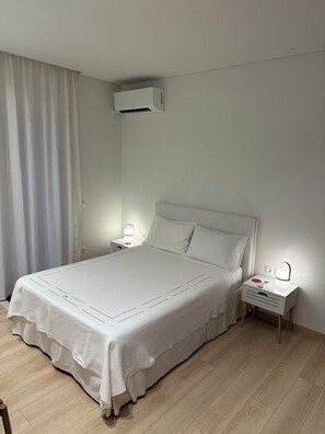 2 bedrooms, iron/ironing board, free WiFi, bed sheets - Athens Sea Front Apartment in Athenian Riviera, Varkiza (Varkiza)