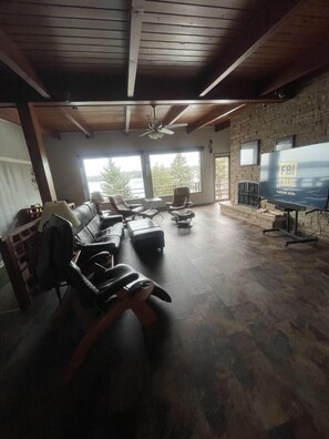 Interior - The Chicagon Cove House (Stambaugh Township)