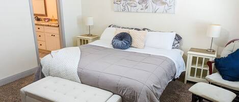 1 slaapkamer, een strijkplank/strijkijzer, wifi, beddengoed