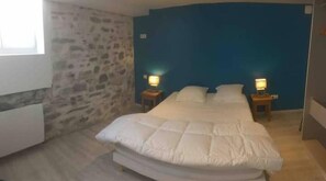 2 bedrooms, iron/ironing board, travel crib, free WiFi - Maison Pêcheur Cosy Proche Plage et Port 6pers (Les Sables-d'Olonne)