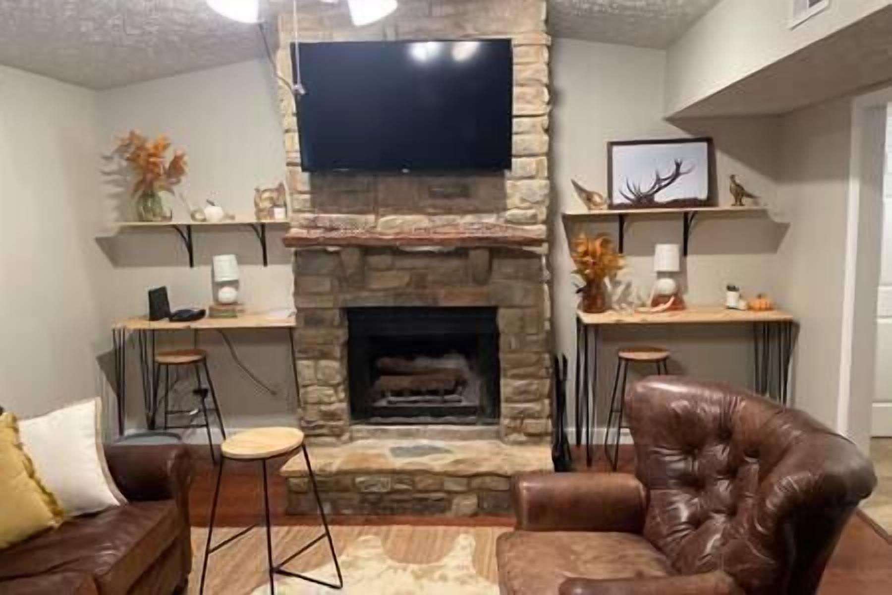Secluded cabin on two acres minutes from Columbus