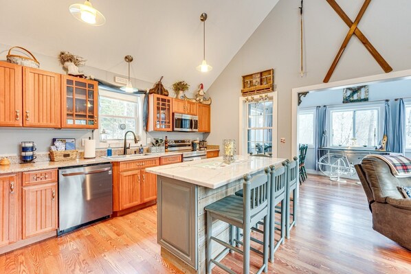 Interior - Hidden Gem!!! Waterville Estates home with Views!!
Dog friendly!! (Campton)