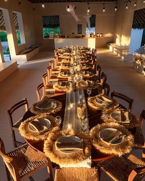 Outdoor dining - Mazul Puerto Escondido Beach Villas (Santa María Tonameca)