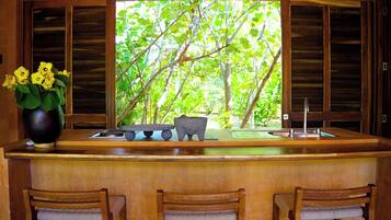 Villa 13 Concha 1 bedroom | Dapur peribadi | Peti sejuk/penyejuk beku saiz penuh, dapur, pembancuh kopi/teh