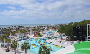 Piscine couverte, piscine extérieure