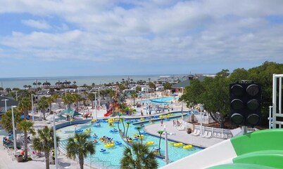 Beach House w/ Elevator + Limo Golf Cart + Pet Friendly + Ocean Lakes