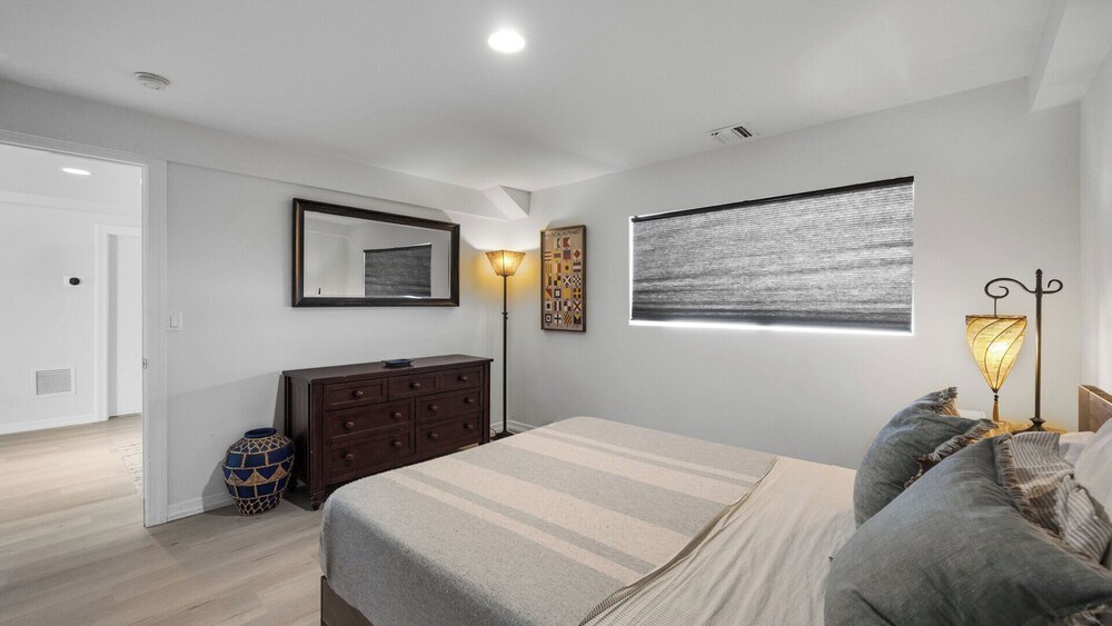 Spacious Southampton Home In Shinnecock Hills, Central Between Southampton,... - Los Hamptons, NY
