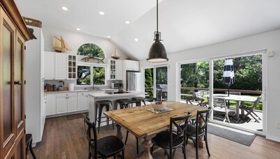 Spacious Southampton Home in Shinnecock Hills, Central Between Southampton,...
