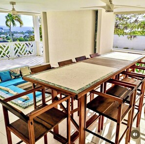 Villa | Outdoor dining
