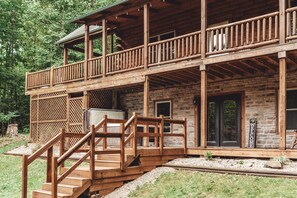 Exterior detail - HotTub-PoolTbl-Close to Caves-Outdoor TV/Fireplace (Logan)