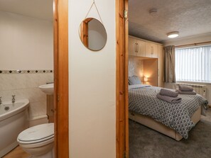 1 habitación, decoración personalizada y muebles diferentes 