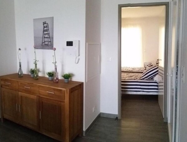 2 quartos, ferros/tábuas de passar roupa, Wi-Fi, roupa de cama