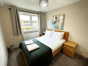 2 Schlafzimmer, Bügeleisen/Bügelbrett, kostenloses WLAN, Bettwäsche