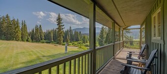 Cabin on Private Ranch Sleeps 10 on a Working Wyoming Ranch
