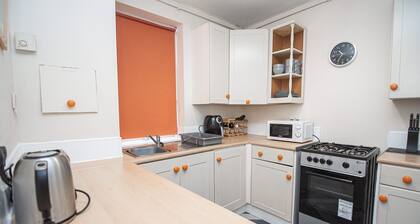 Captivating 3-bed House in Central Doncaster