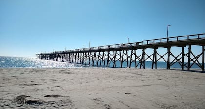 Kimmie's Place- 6 mins to Beach, Pet Friendly, Entertainers dream!