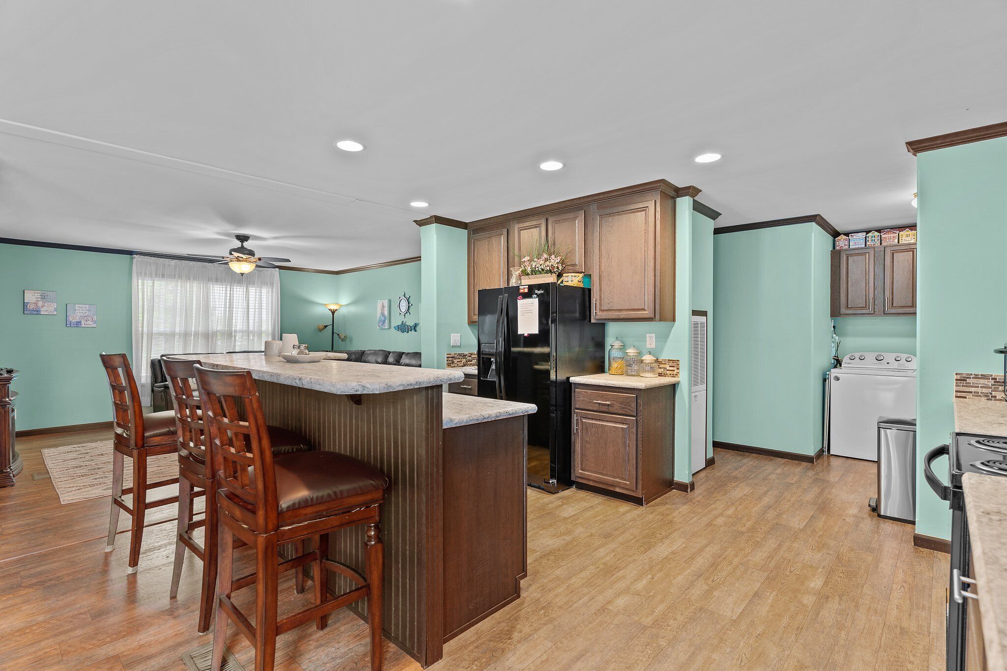 雪櫃、微波爐、焗爐、爐具