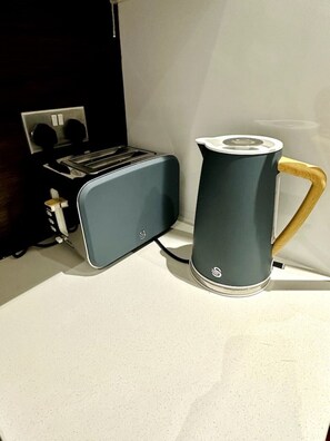 Kaffee und/oder Kaffeemaschine