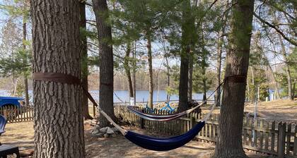 Scenic Cabin by the Lake