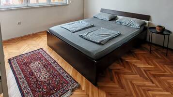2 Schlafzimmer, Bügeleisen/Bügelbrett, kostenloses WLAN