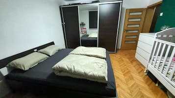2 Schlafzimmer, Bügeleisen/Bügelbrett, kostenloses WLAN