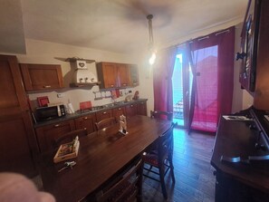 Private kitchen - La Maison du Coeur. An unforgettable vacation in the center of the Western Alps (Oulx)