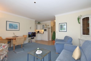 Living area - Diese Schöne Wohnung Befindet Sich in der Käptn Christiansenstraße, Ideale Lage für Erholsamen Strandurlaub, zum Sind es Strand nur ca. 200m. Sie ist ca. 50 m² Groß und Besteht aus Einem Geschmackvoll Eingerichteten Wohnraum/schlafsofa für die 3.pe (Westerland)