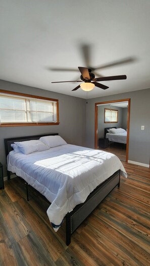 3 bedrooms, iron/ironing board, WiFi, bed sheets