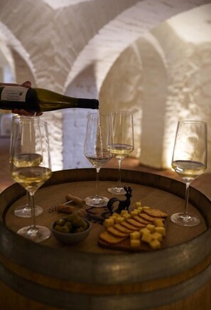 Dining - Forest farm in secluded location with fenced 16,000m² park, sauna, fireplace, hot tub in West Mecklenburg (Stolpe)