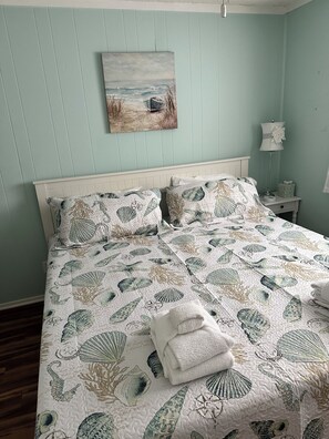 2 bedrooms, iron/ironing board, travel crib, free WiFi - Ocean/Marsh View-2 bedroom/2 bath condo! Less than 10 min to beach and 3 pools! (Hilton Head Island)