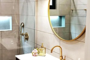 Shower, hair dryer, towels, soap - Vilamoura - Magnólia 512 - T1 (Vilamoura)