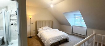 Beautiful 3-bed House in Bradford