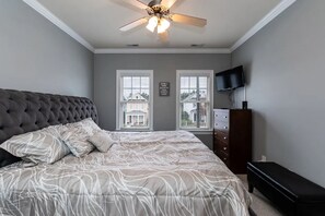 3 bedrooms, iron/ironing board, travel crib, free WiFi