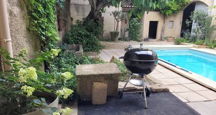 Grande maison en Petite Camargue avec piscine sans vis Ă vis, proche plages