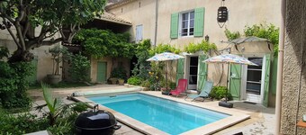 Maison de Village du Xvii Siècle en Petite Camargue Avec Piscine