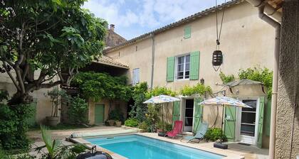 Grande maison en Petite Camargue avec piscine sans vis Ă vis, proche plages