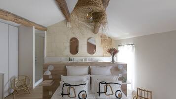 4 chambres, coffres-forts dans les chambres, fer et planche Ă repasser