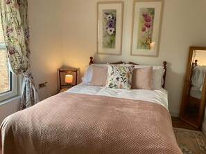 4 bedrooms, iron/ironing board, travel cot, free WiFi