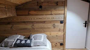 3 chambres, fer et planche à repasser