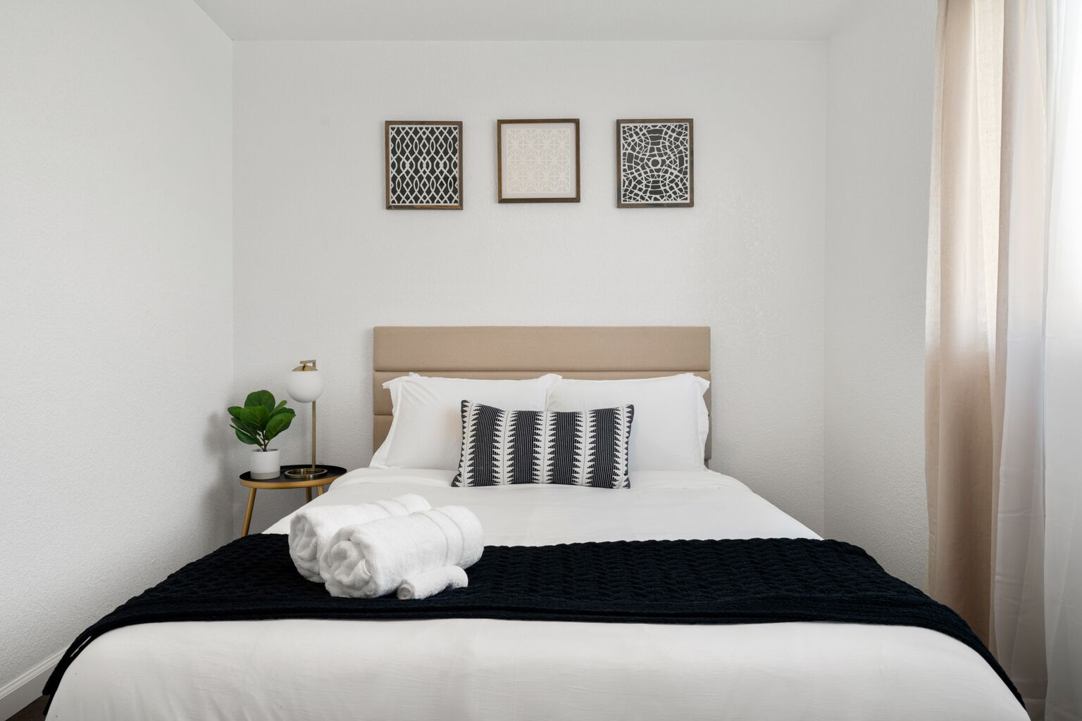 3 bedrooms, iron/ironing board, WiFi, bed sheets