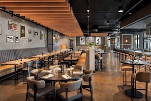 2 Restaurants, Frühstück