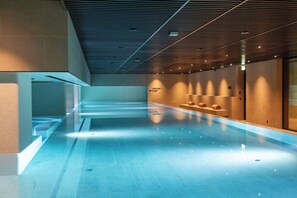 Piscine couverte, piscine extérieure (ouverte en saison)