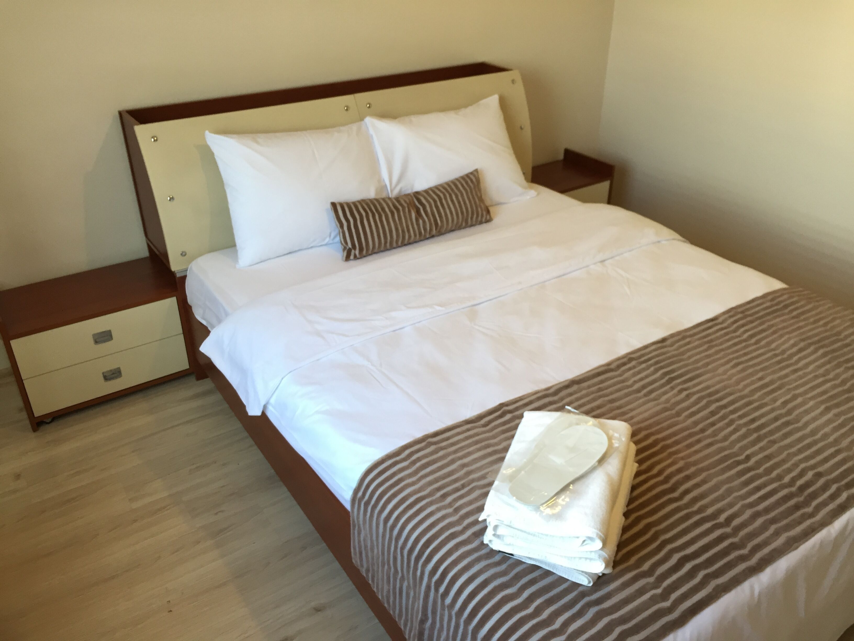 Deluxe Condo | 2 bedrooms, Egyptian cotton sheets, premium bedding, desk
