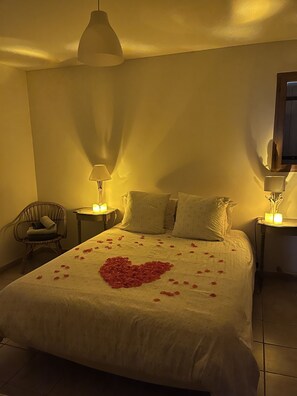 2 bedrooms, iron/ironing board, travel crib, free WiFi - LOVE&SPA - Private pool&Jacuzzi, quiet, panoramic view (Callas)