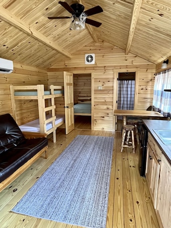 Classic Cottage | 1 bedroom, free WiFi. Zion Canyon Cabins