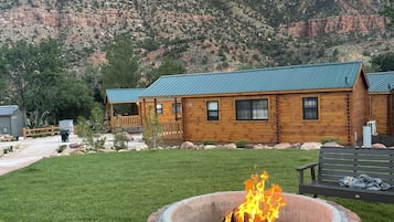 Classic Cottage | Terrace/patio