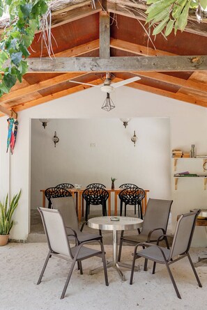 Free daily local cuisine breakfast - Kihaa Holiday Home (Kihaadhoo)